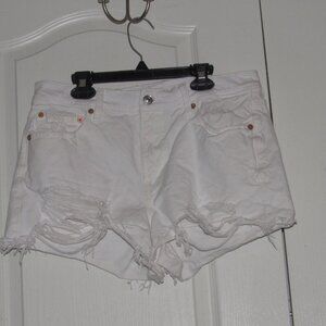 AMERICAN EAGLE ’90s Boyfriend White Distressed Raw Hem Shorts Size 8